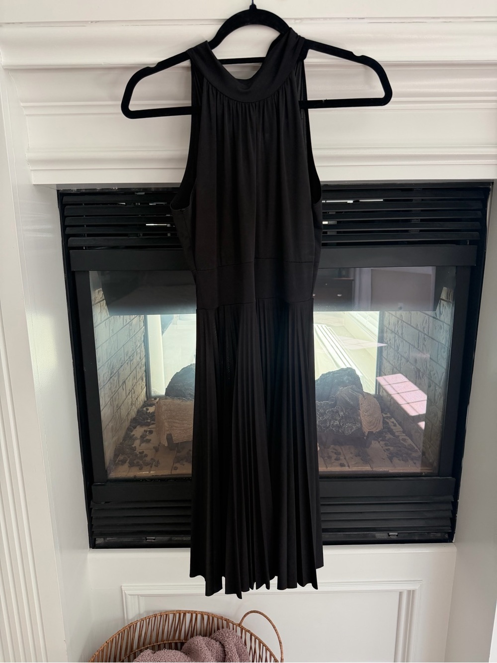 Soprano Black Halter Pleated Dress - Small